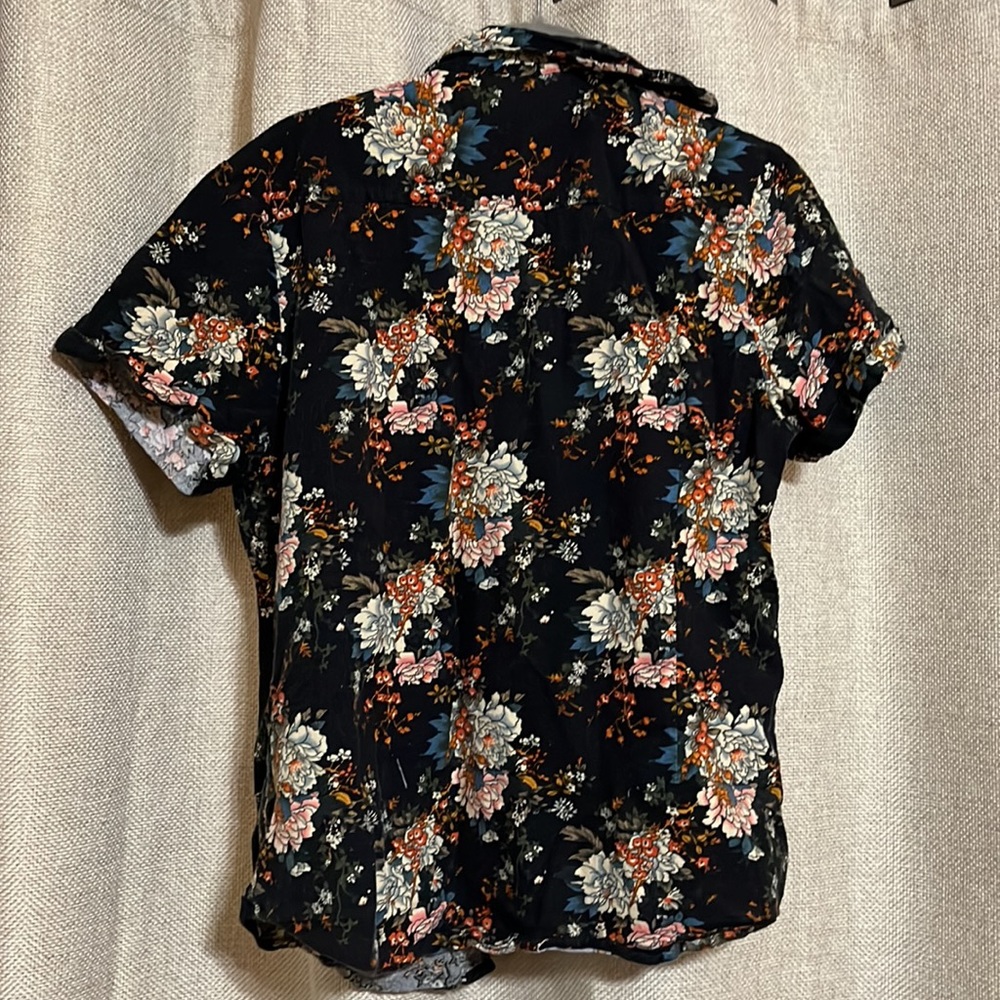 SHEIN floral button down - Picture 2 of 2